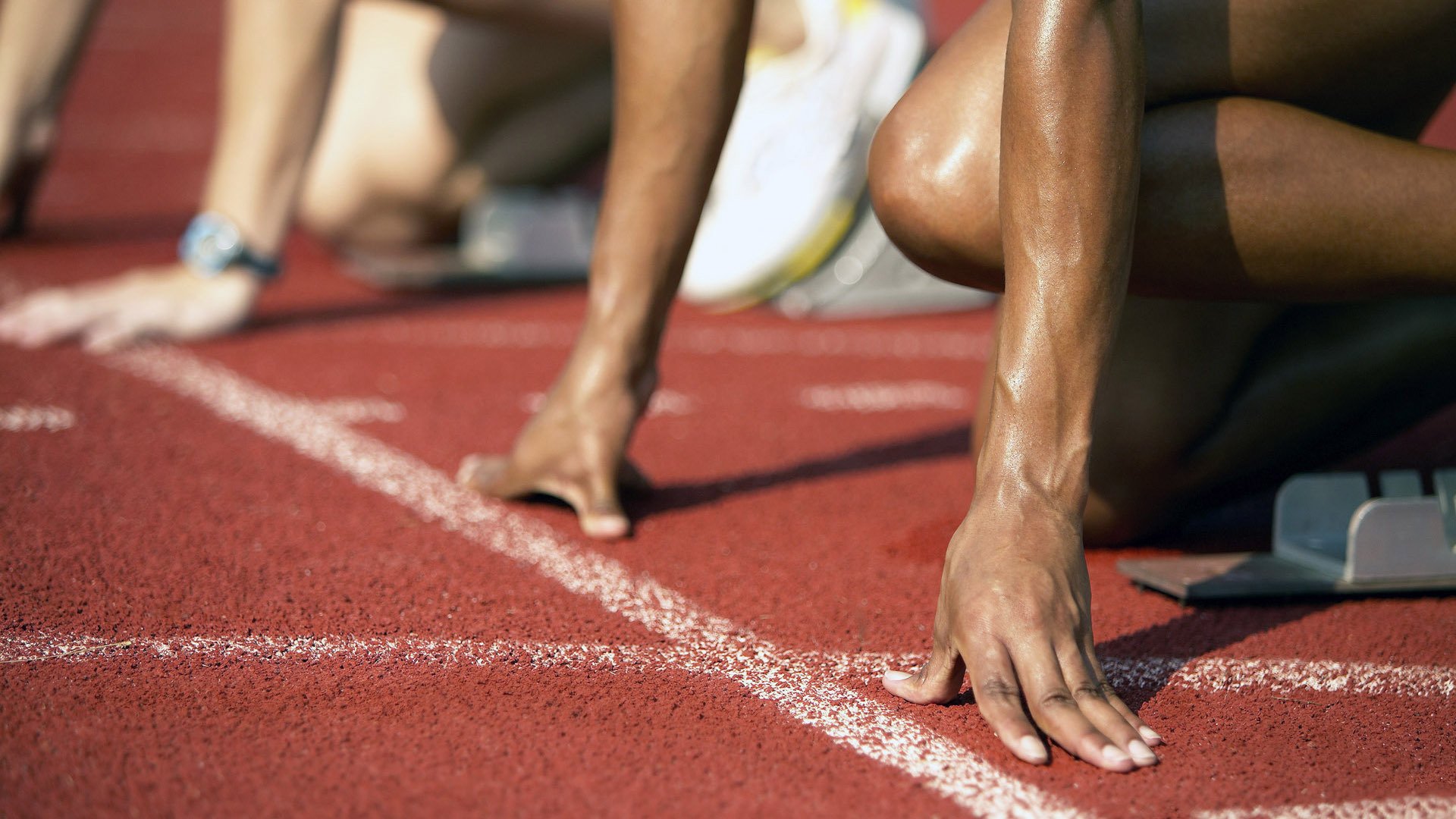 高质量比赛吸引观众目光，场面精彩纷呈，吸引人的比赛