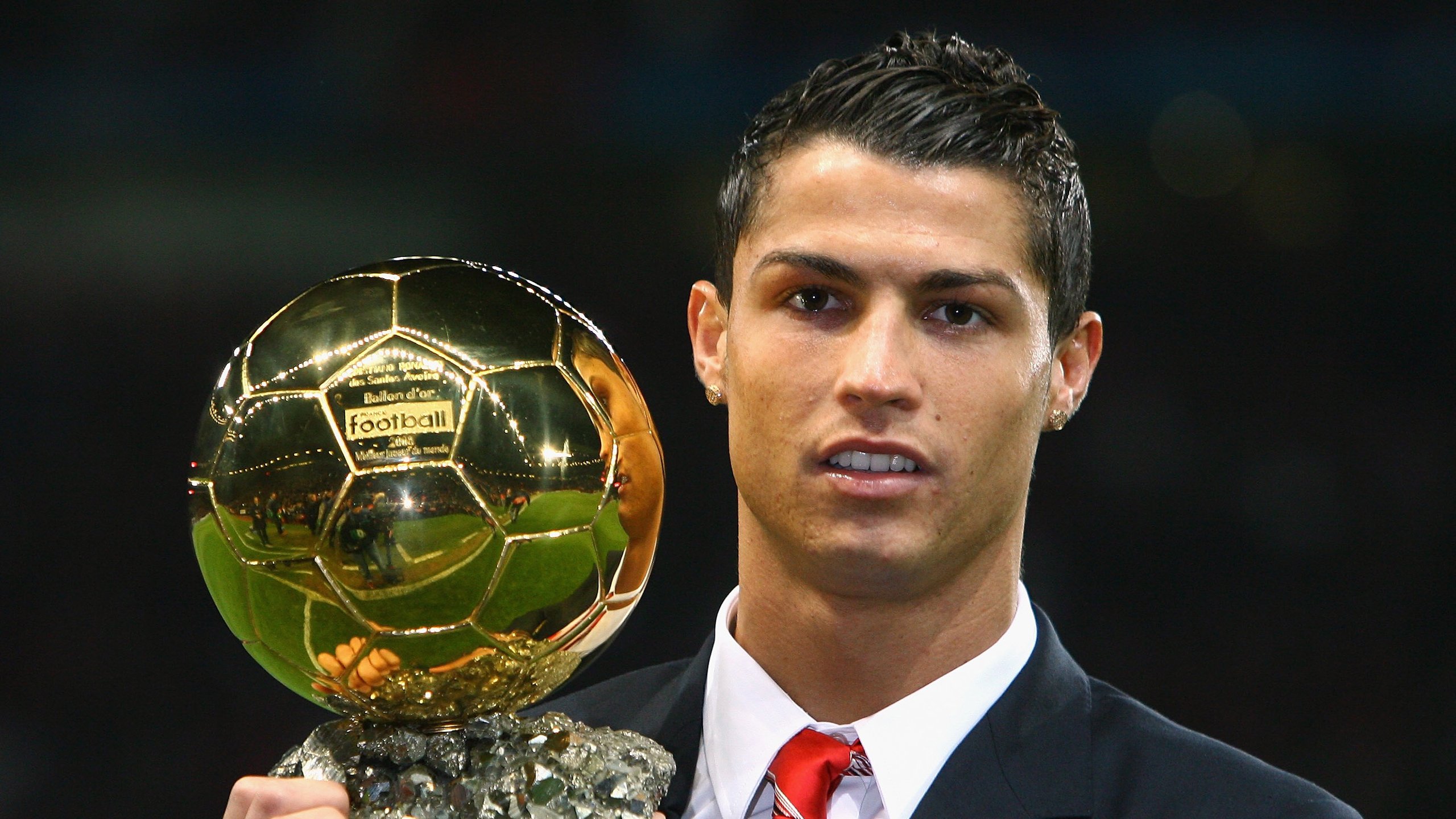 凯莉·麦基翁三冠加身，凯莉·麦吉利斯照片