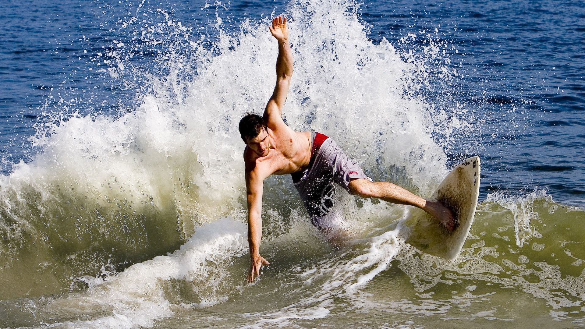 九游娱乐官方网站-摩纳哥女将自由泳展现爆发力，摩纳哥自恋