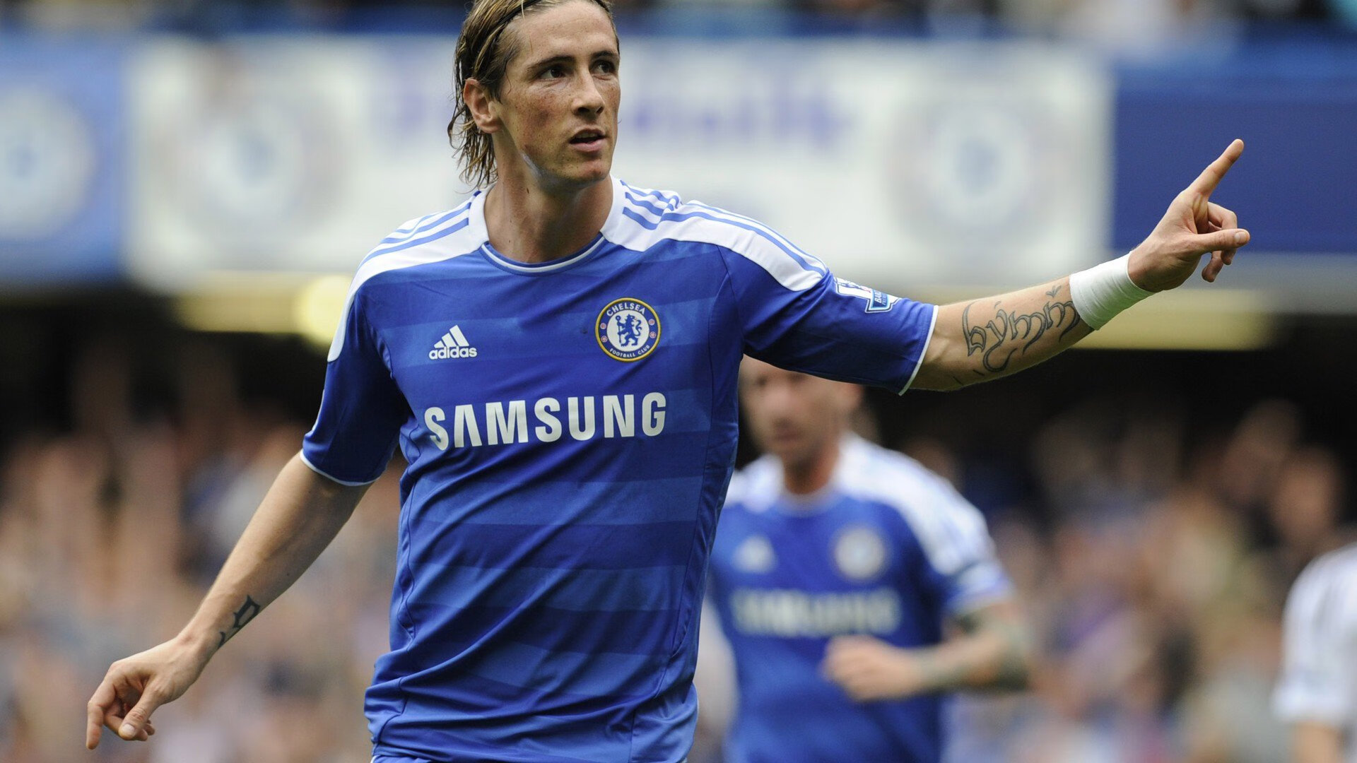 APEX英雄 战队间默契配合成胜负关键，apex英雄队友