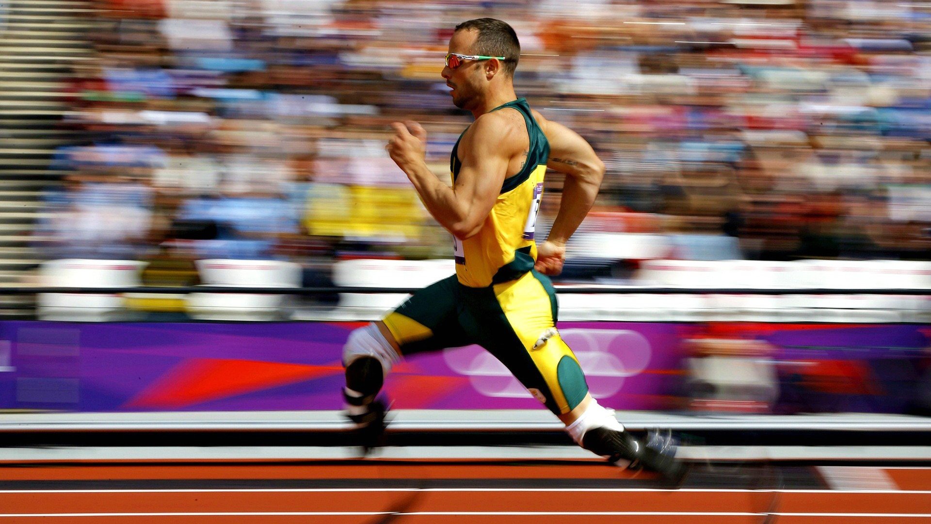 _未来极限车：智能科技驰骋未来赛场_，未来科技超跑